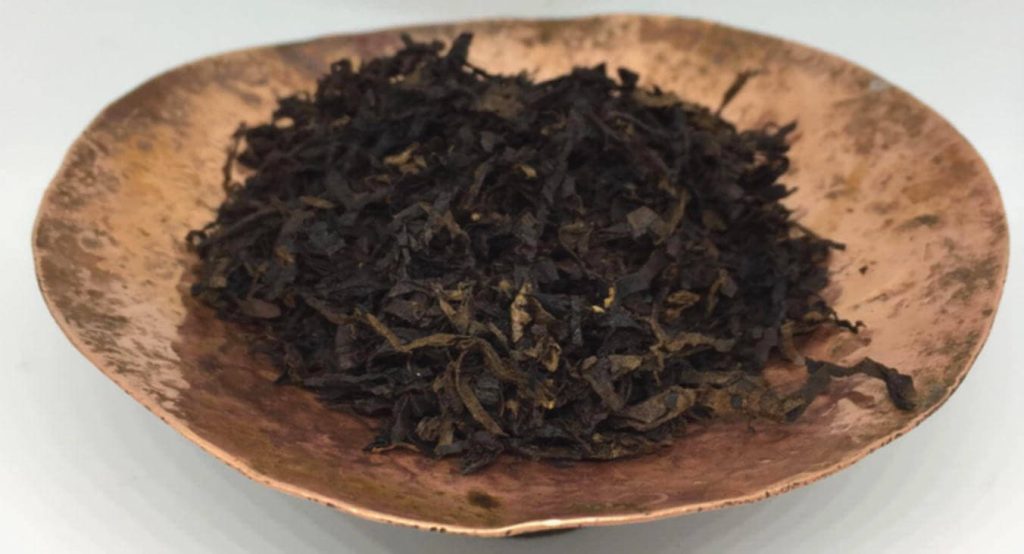 Отчетливый темный цвет листьев табака Латакия